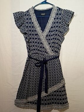 Express Navy Cotton Wrap Midi Dress with White Lace Trim, Sz 4, NWOT